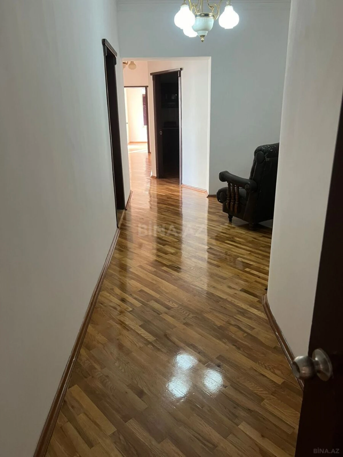 Kirayə verilir 8 otaqlı həyət evi 580 m²