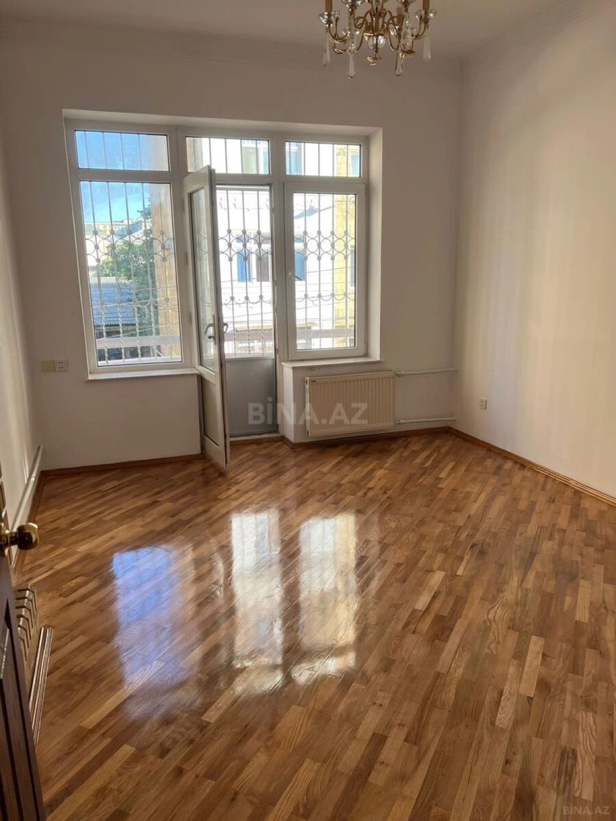 Kirayə verilir 8 otaqlı həyət evi 580 m²