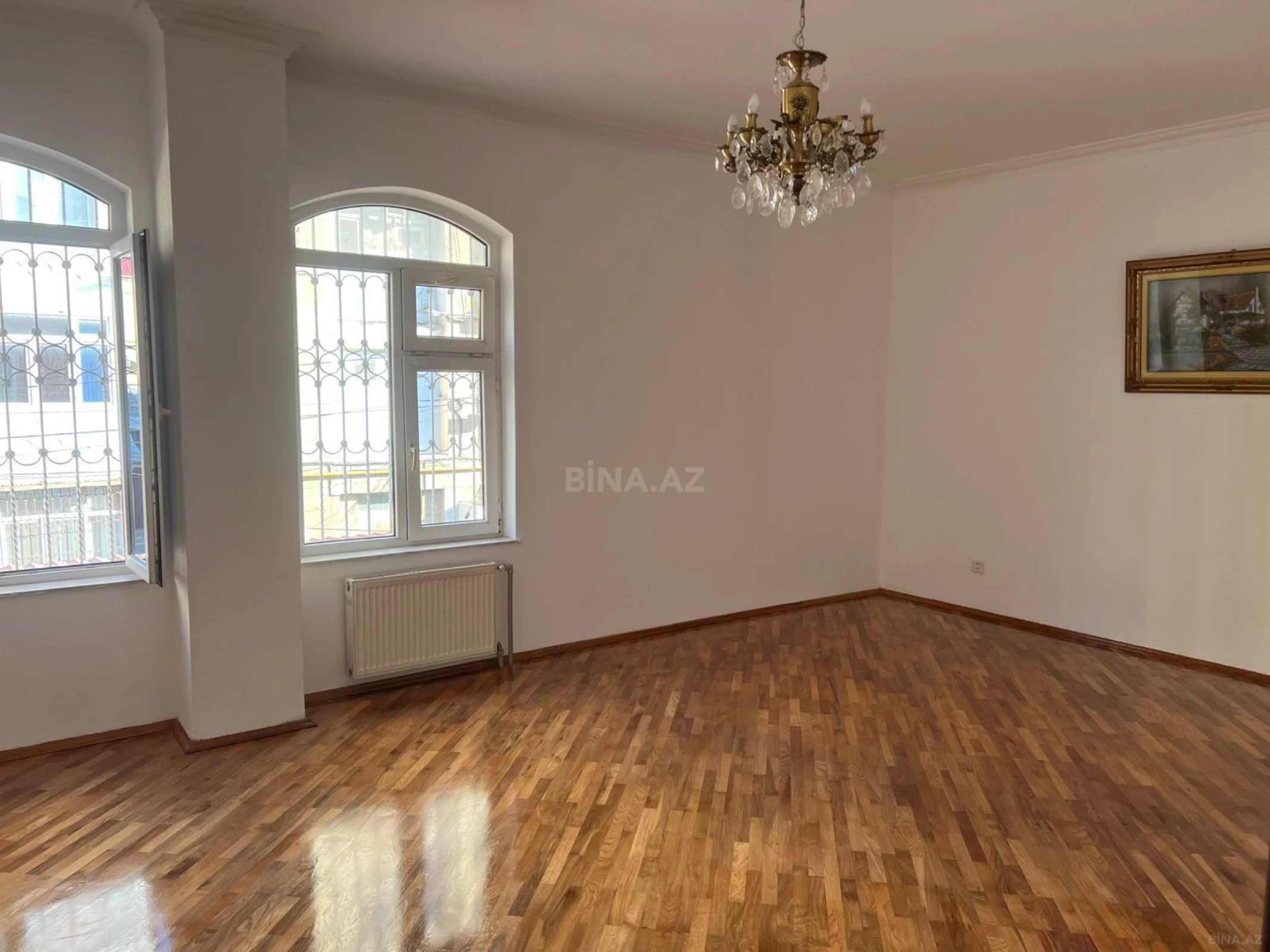 Kirayə verilir 8 otaqlı həyət evi 580 m²