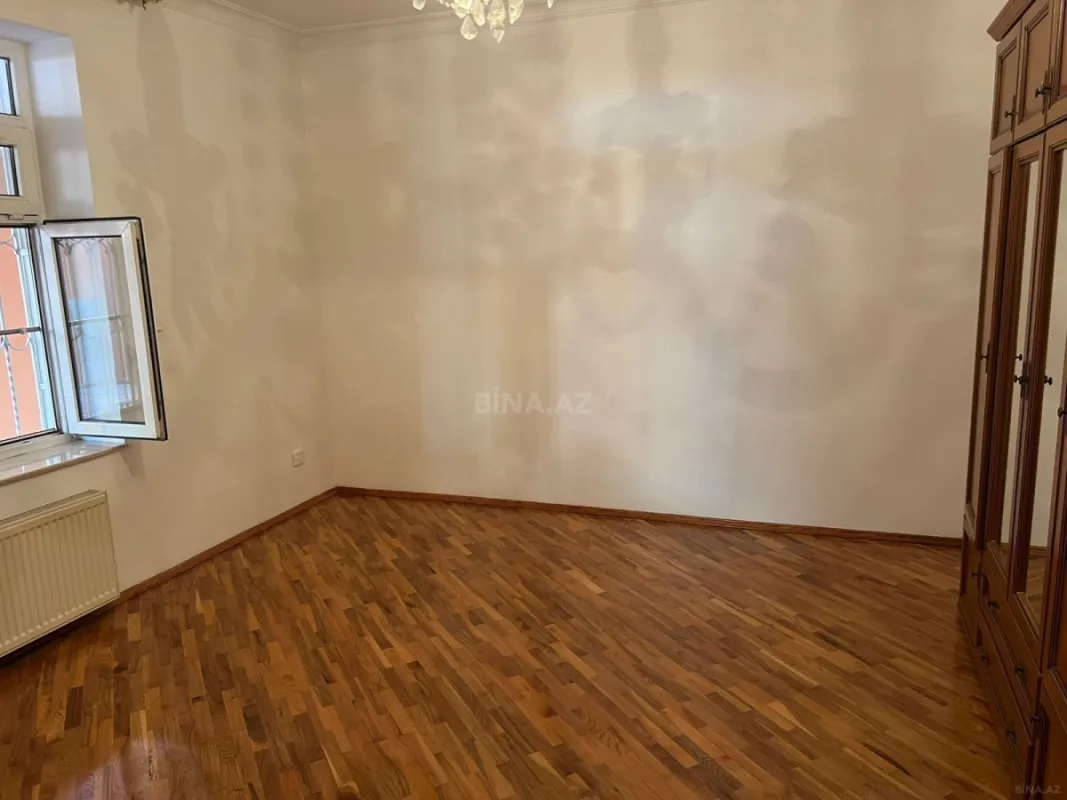 Kirayə verilir 8 otaqlı həyət evi 580 m²