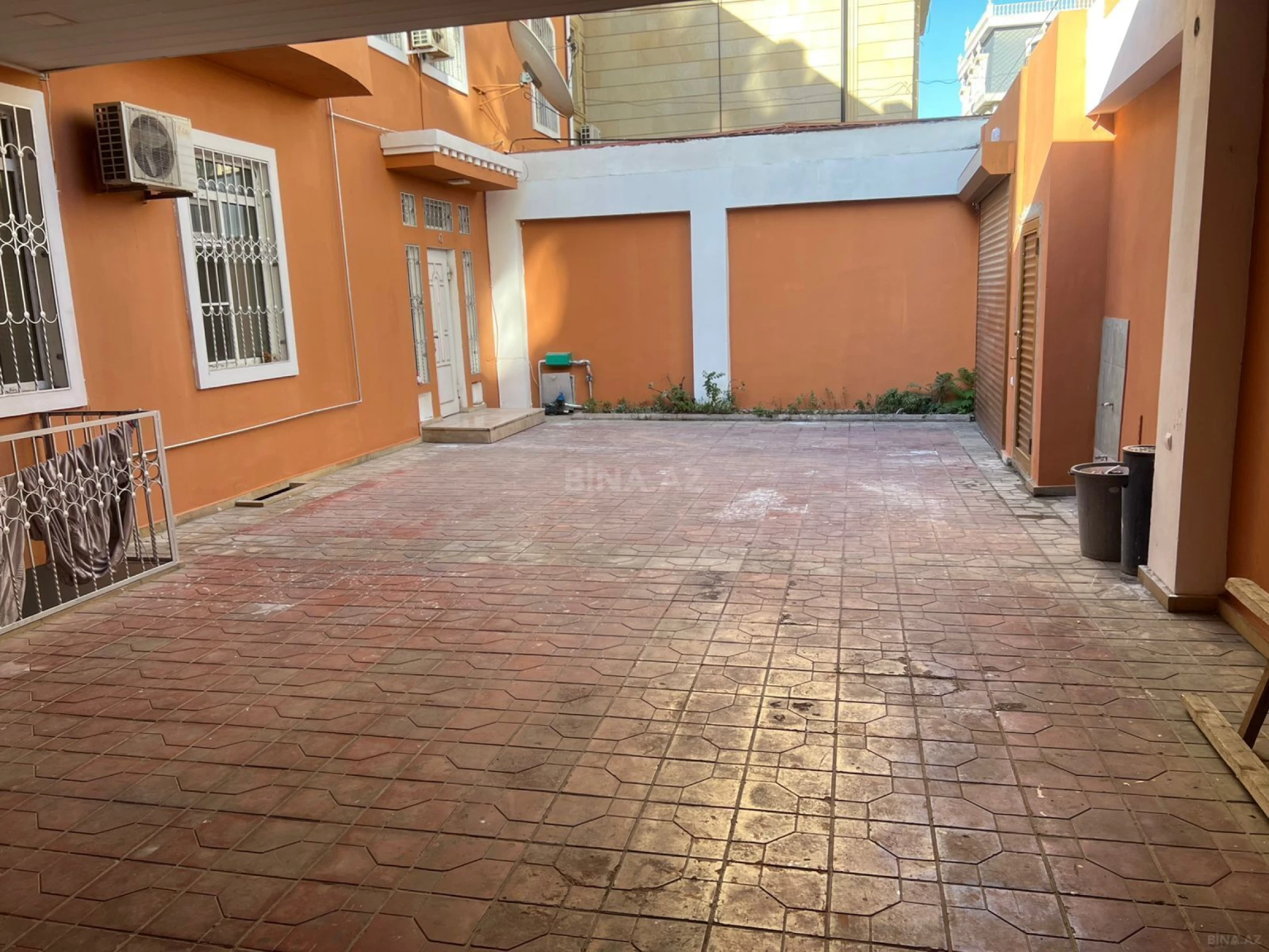 Kirayə verilir 8 otaqlı həyət evi 580 m²