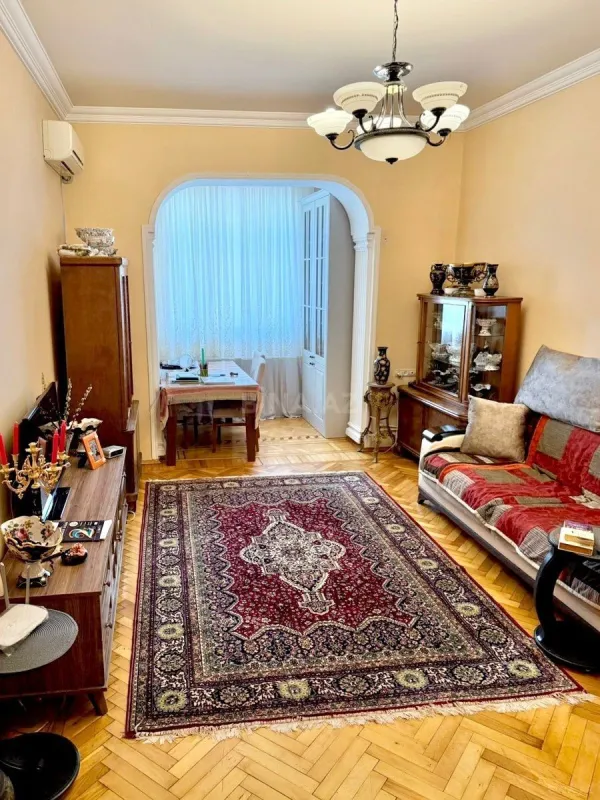 Satılır 2 otaqlı mənzil 60 m²