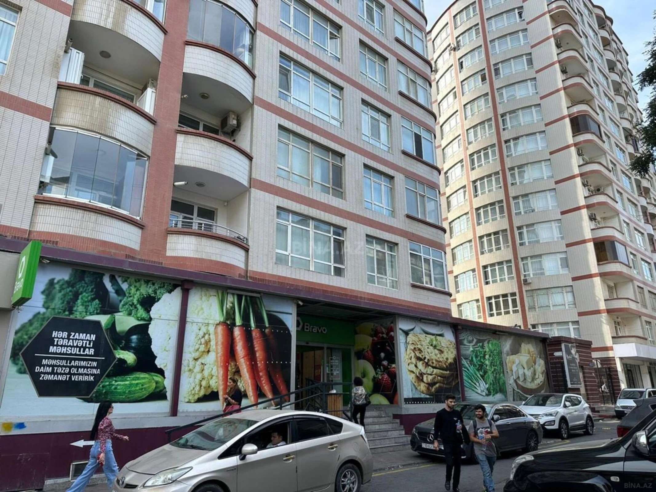 Satılır obyekt 800 m²