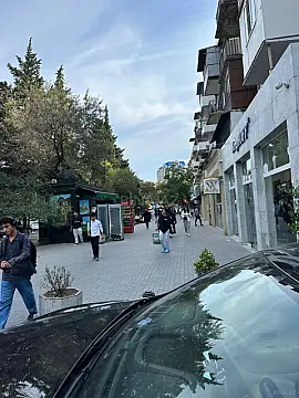 Satılır obyekt 800 m²