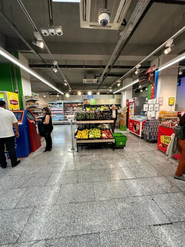 Satılır obyekt 800 m²