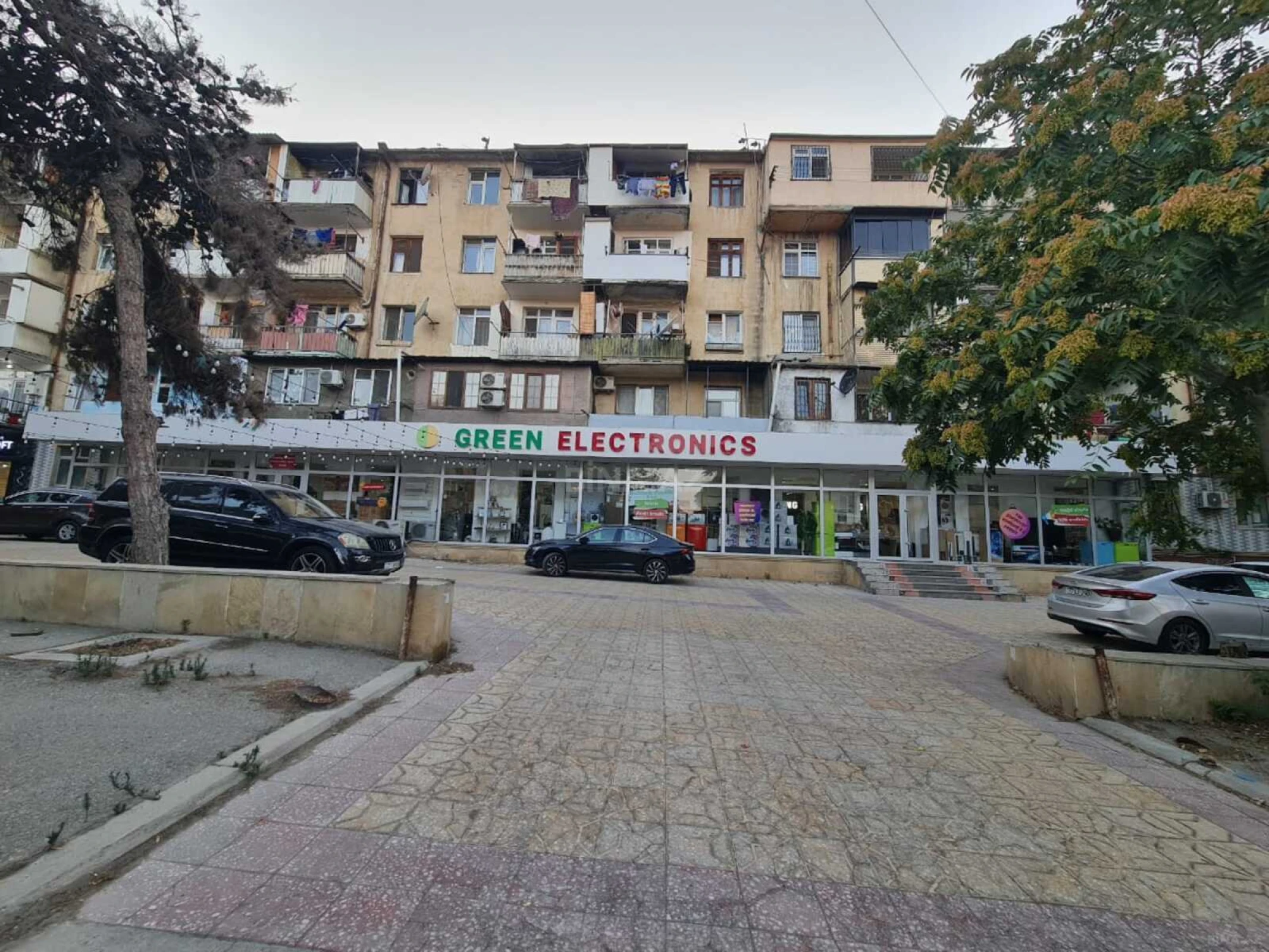Satılır obyekt 455 m²