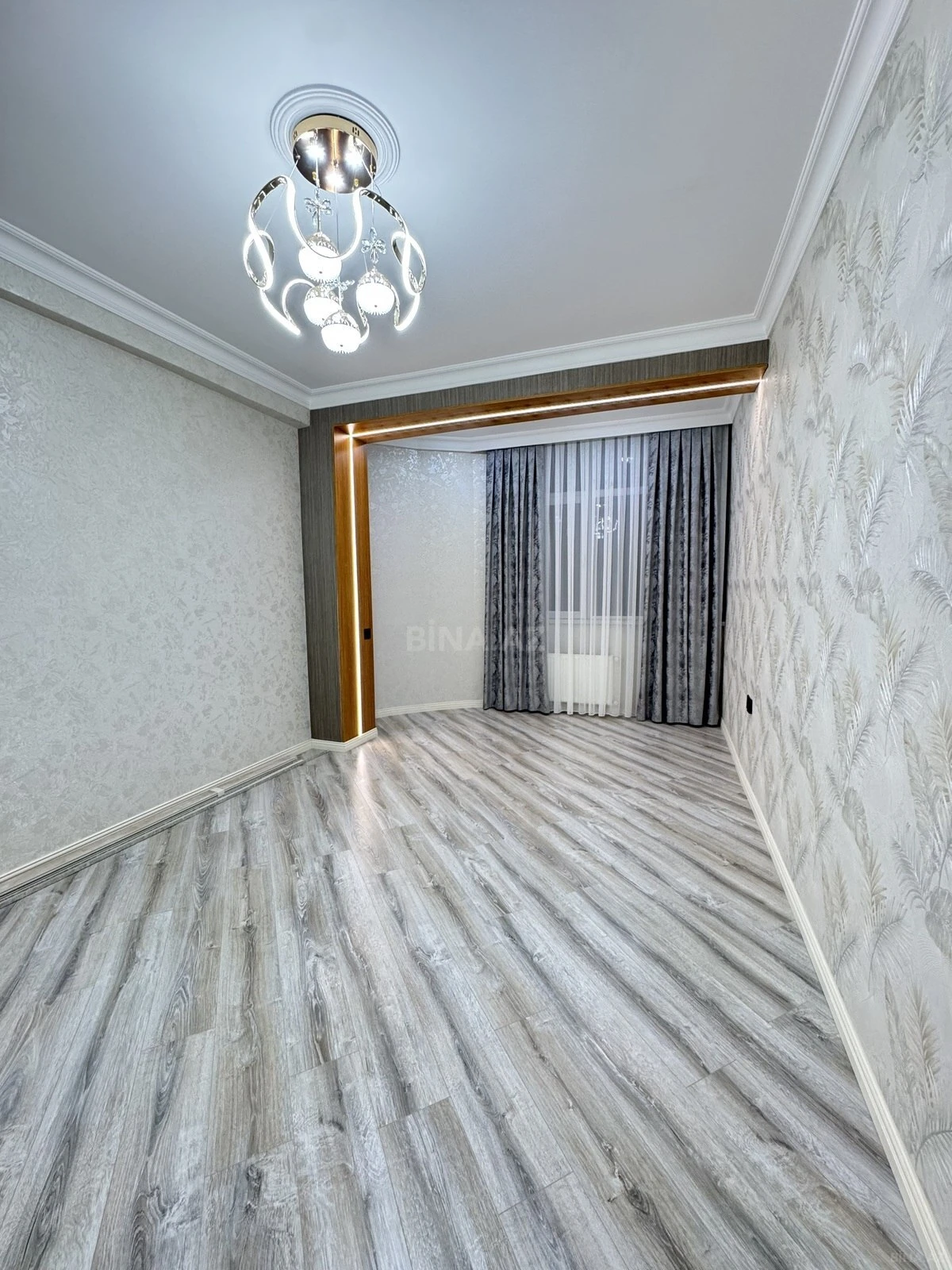 Satılır 3 otaqlı mənzil 98 m²