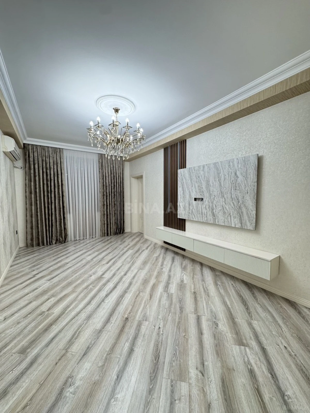 Satılır 3 otaqlı mənzil 98 m²