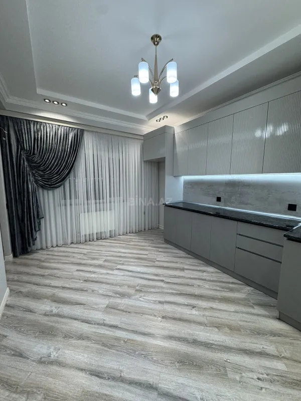 Satılır 3 otaqlı mənzil 98 m²