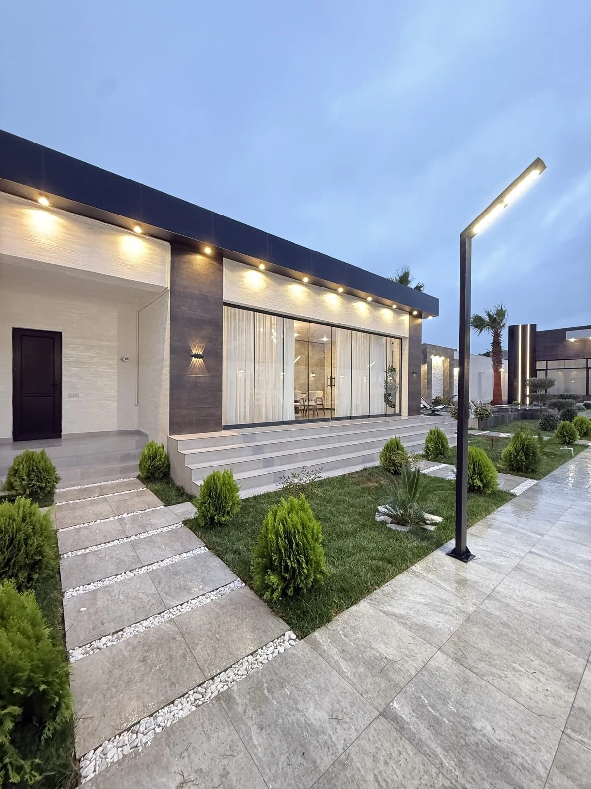 Satılır 5 otaqlı həyət evi 230 m²