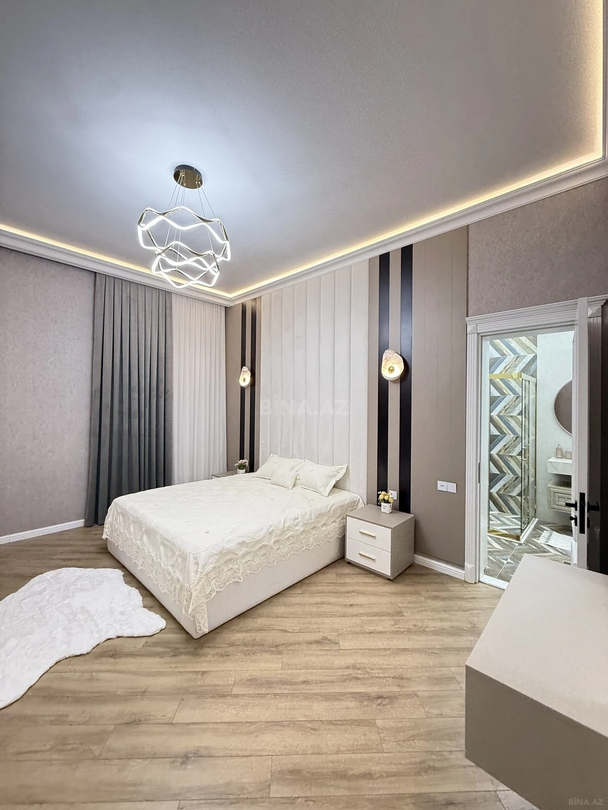 Satılır 5 otaqlı həyət evi 230 m²