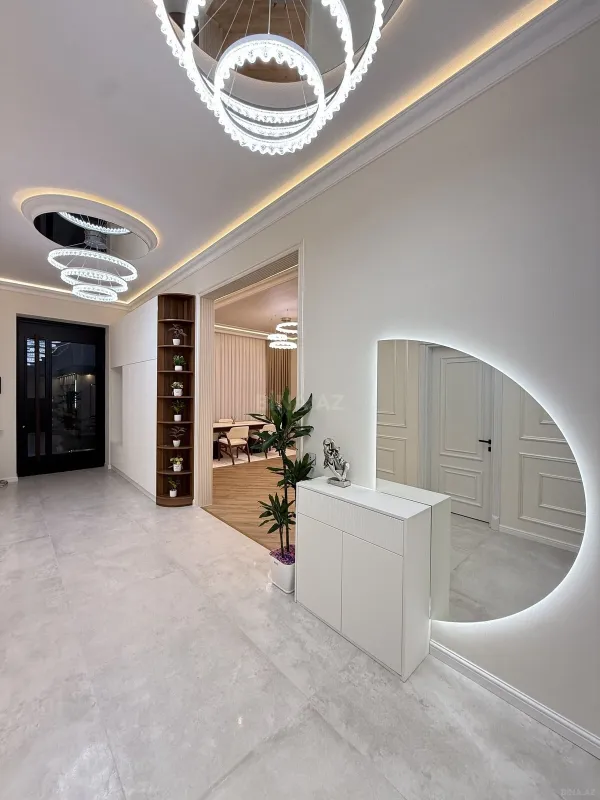 Satılır 5 otaqlı həyət evi 230 m²