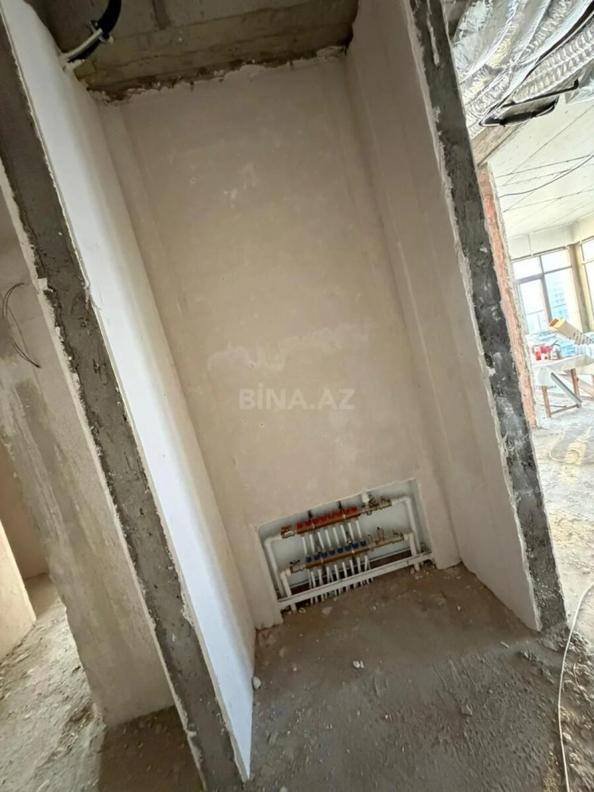 Satılır 4 otaqlı mənzil 200 m²