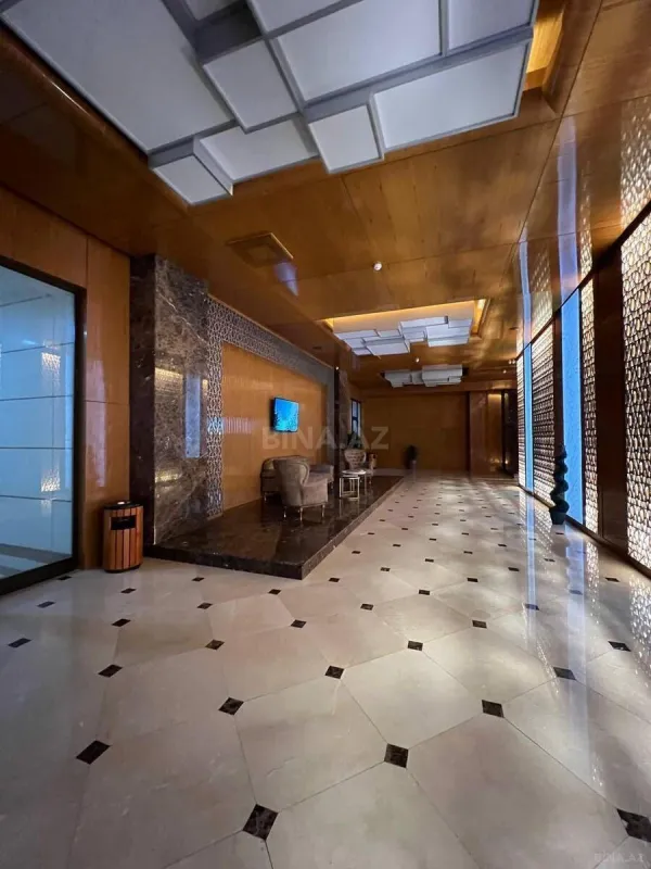 Satılır 4 otaqlı mənzil 200 m²