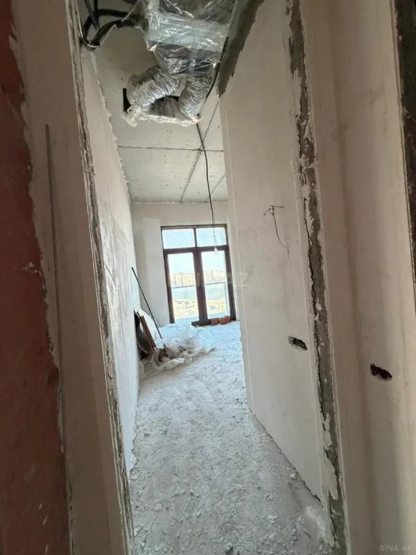Satılır 4 otaqlı mənzil 200 m²