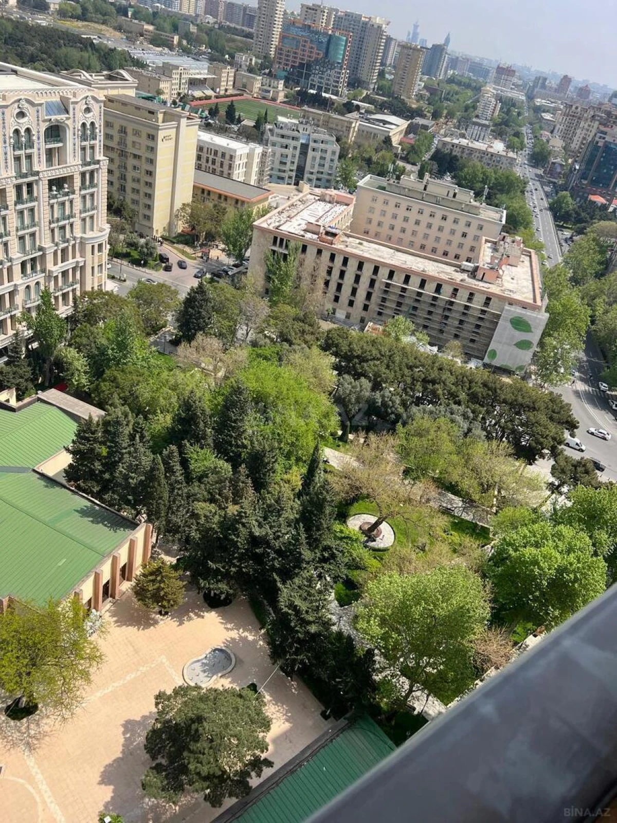 Satılır 4 otaqlı mənzil 200 m²