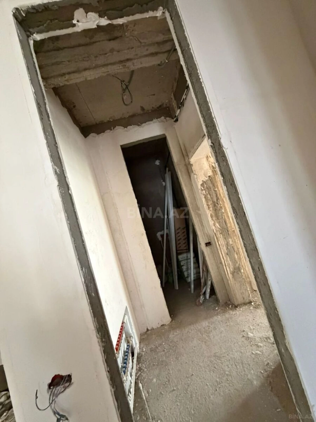Satılır 4 otaqlı mənzil 200 m²
