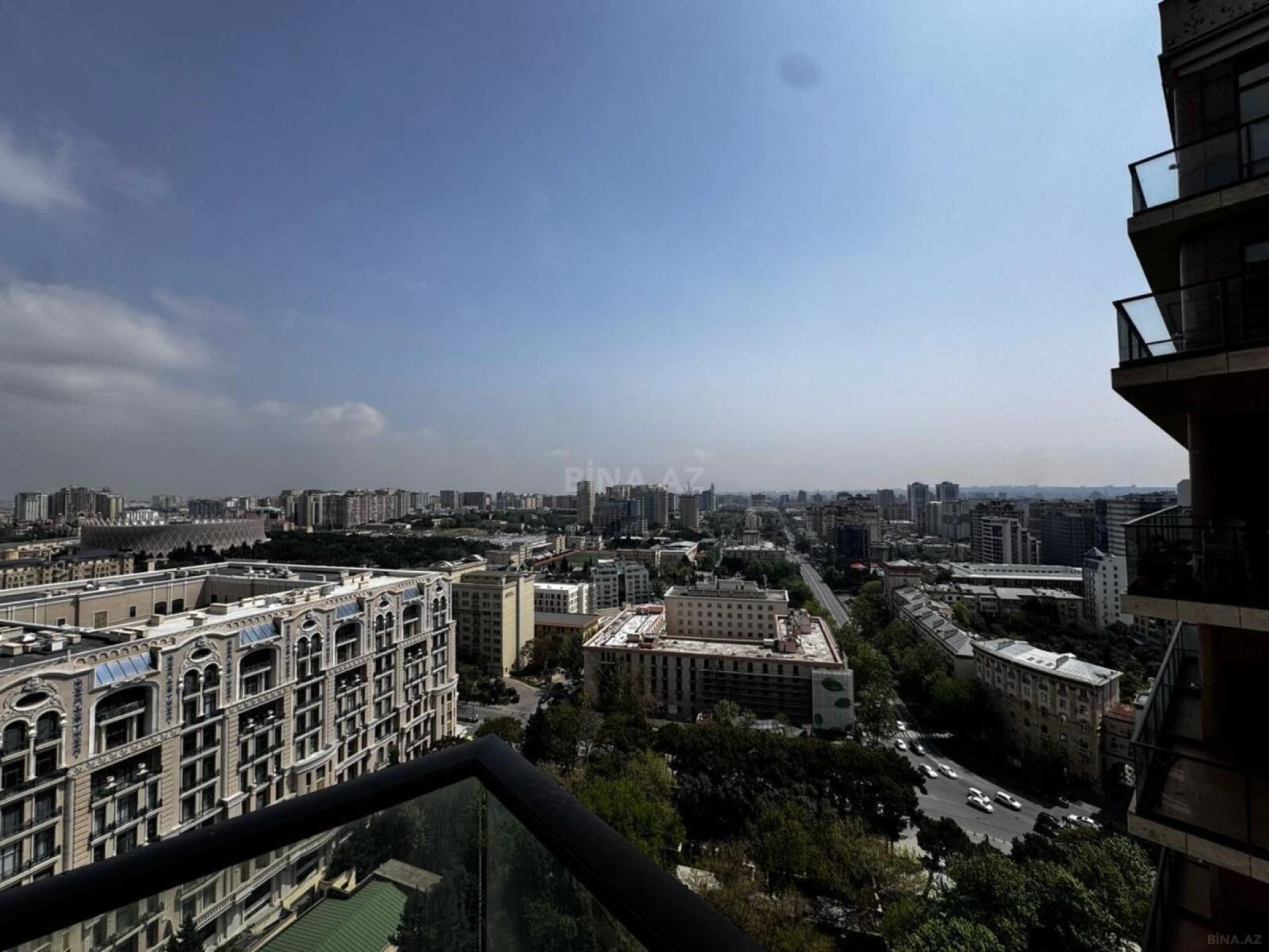 Satılır 4 otaqlı mənzil 200 m²