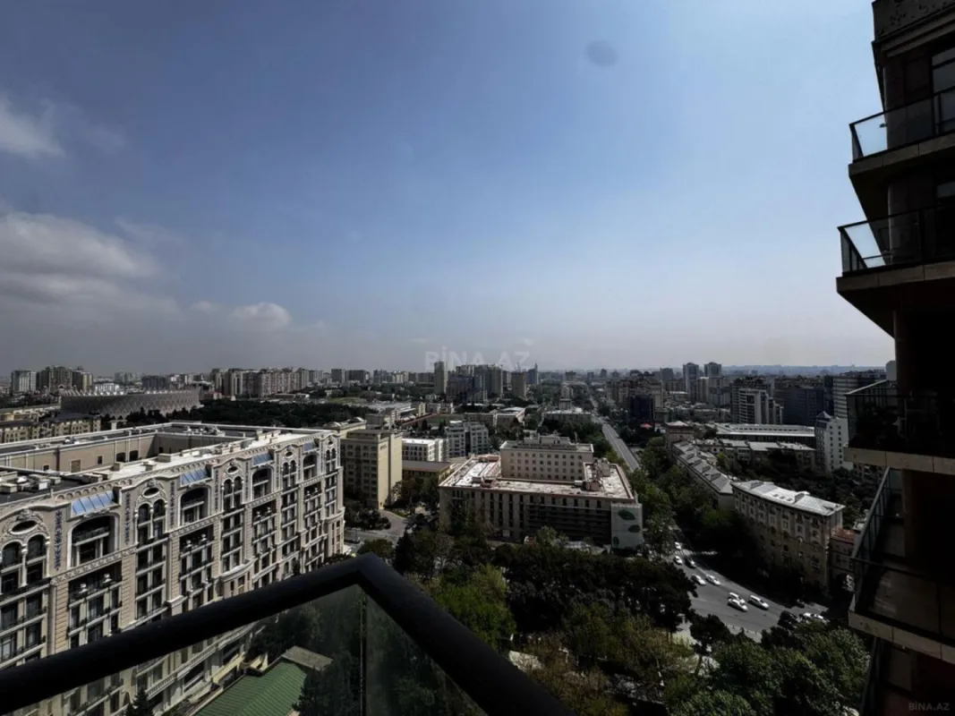 Satılır 4 otaqlı mənzil 200 m²