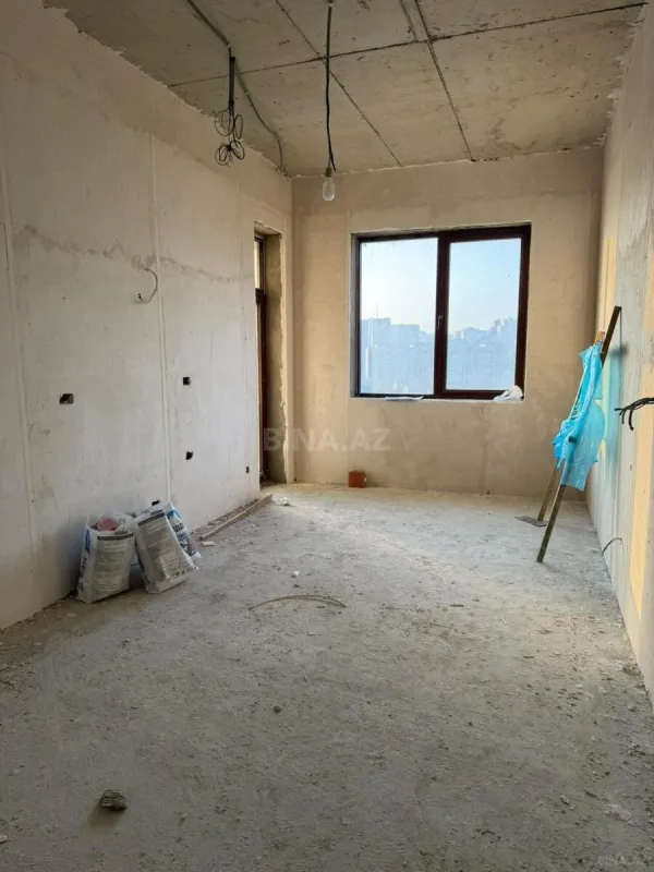 Satılır 4 otaqlı mənzil 200 m²