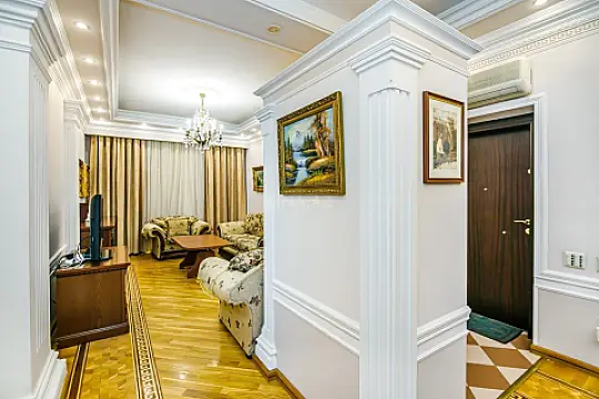 Kirayə verilir 2 otaqlı mənzil 70 m²