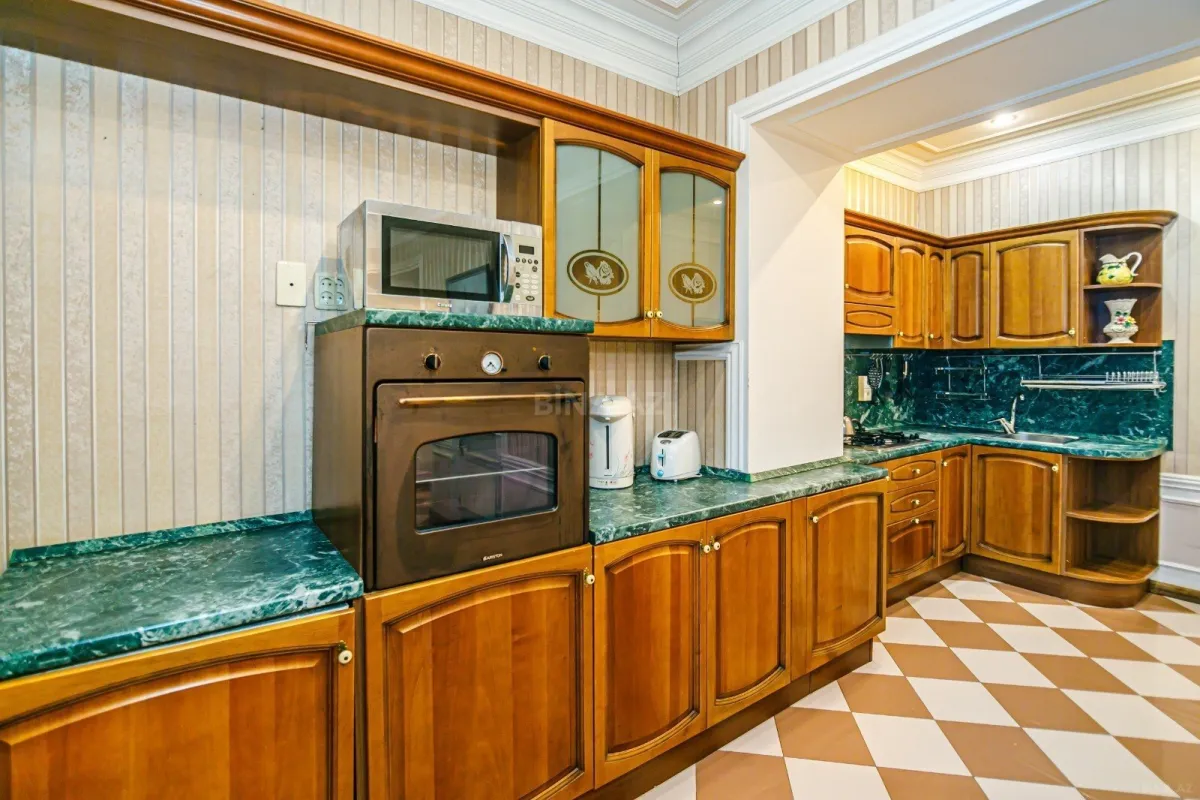 Kirayə verilir 2 otaqlı mənzil 70 m²