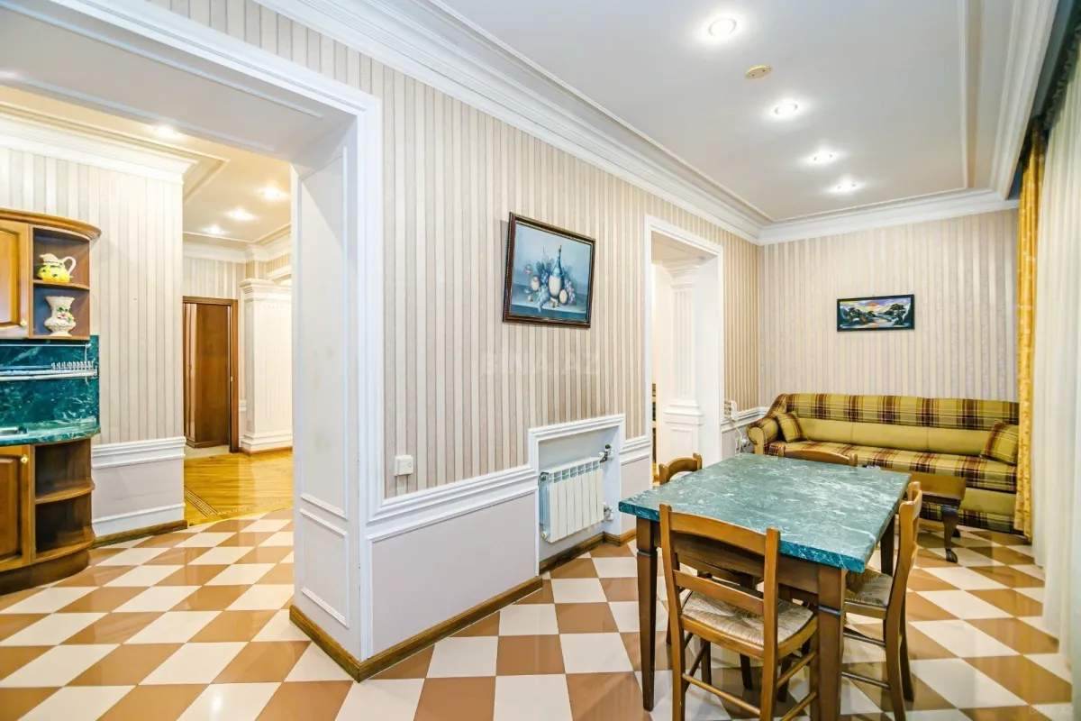 Kirayə verilir 2 otaqlı mənzil 70 m²