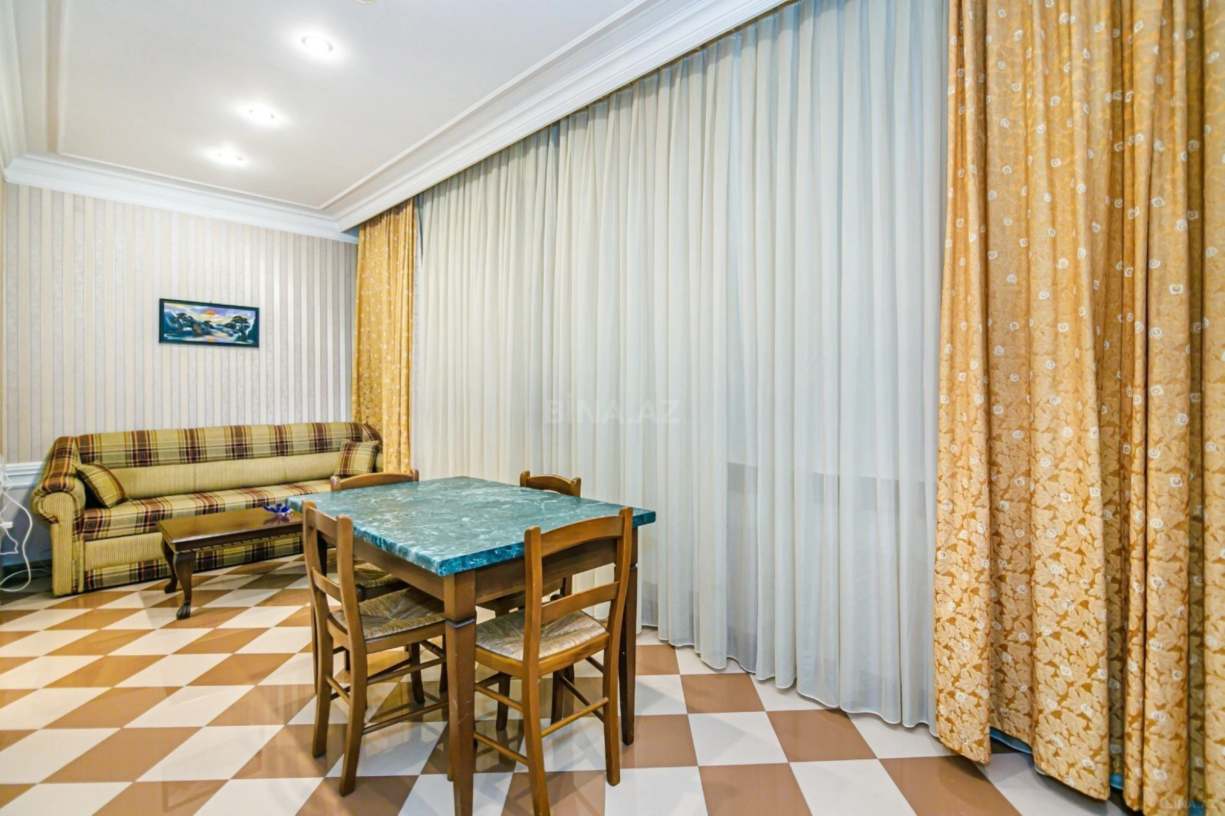 Kirayə verilir 2 otaqlı mənzil 70 m²