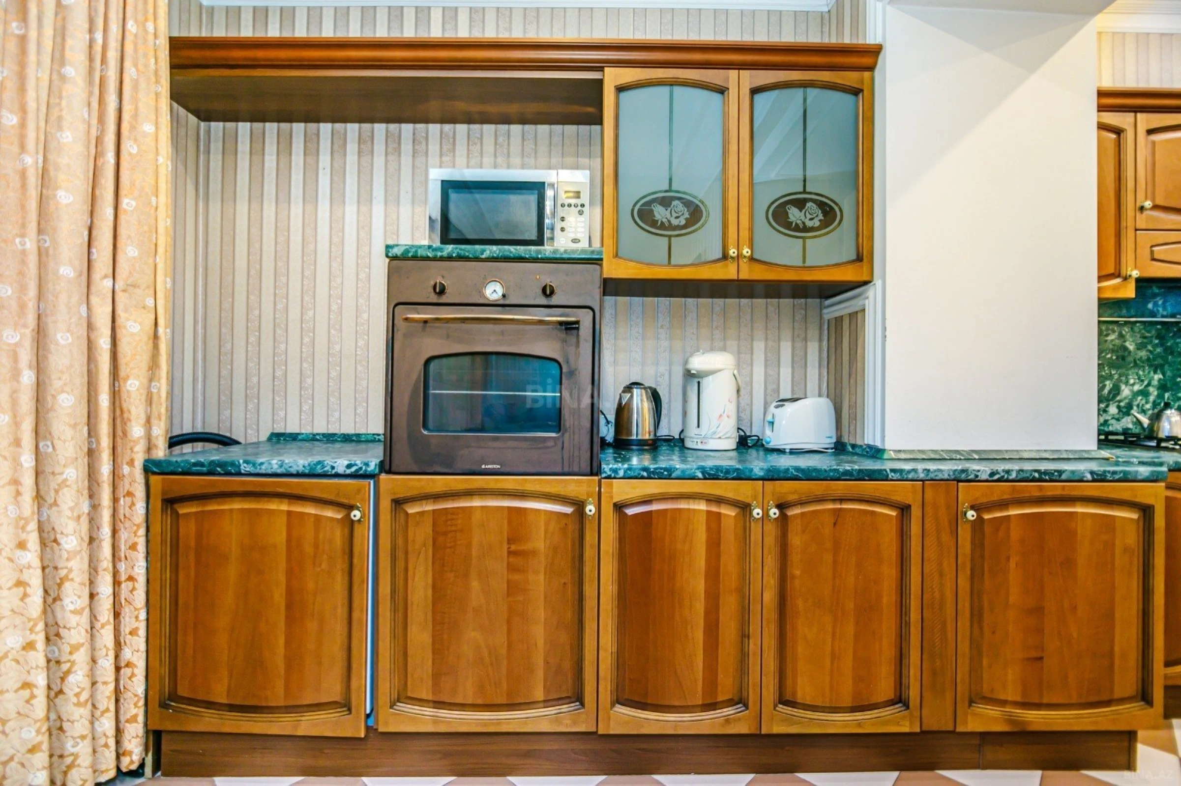 Kirayə verilir 2 otaqlı mənzil 70 m²