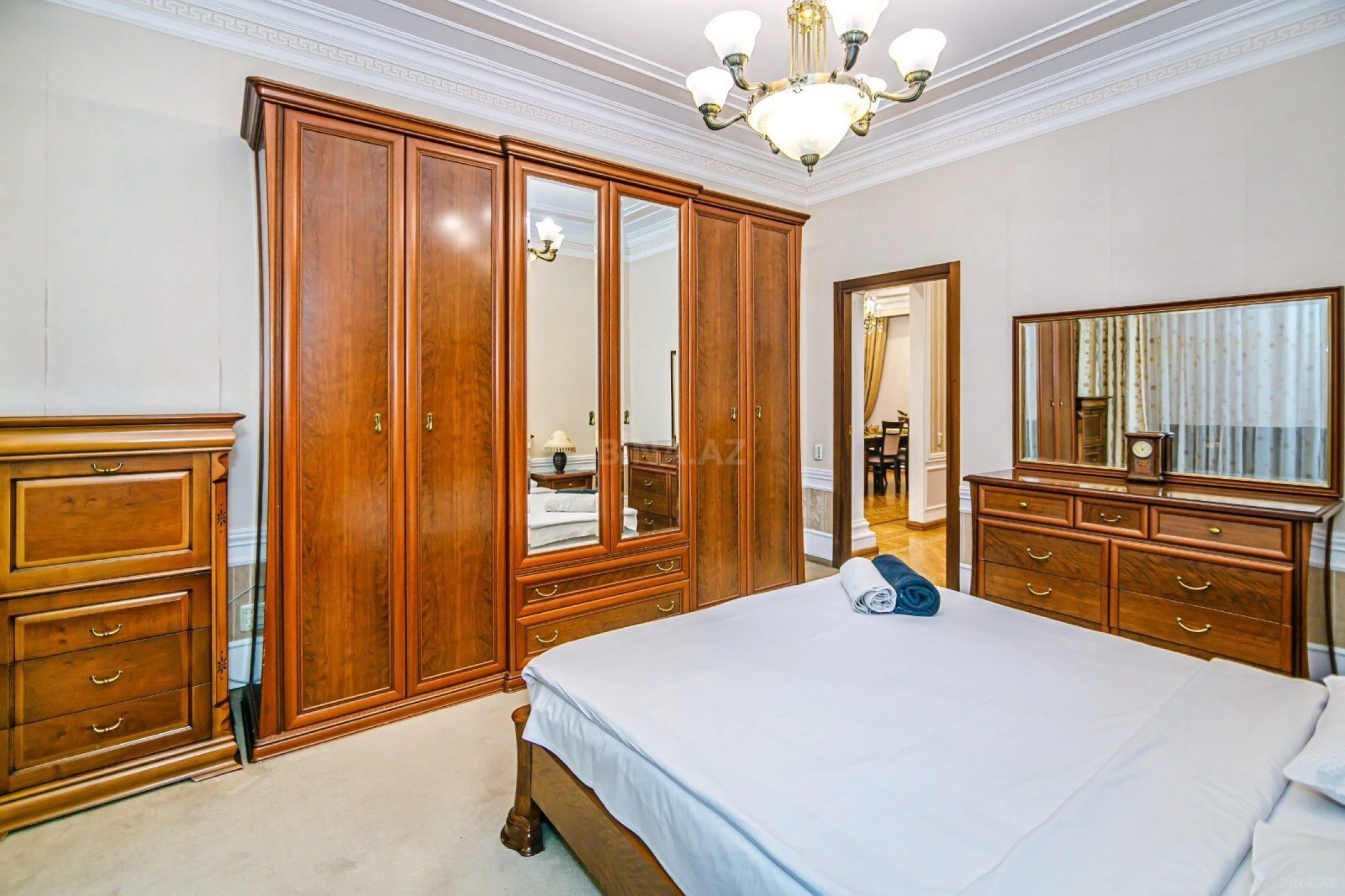 Kirayə verilir 2 otaqlı mənzil 70 m²