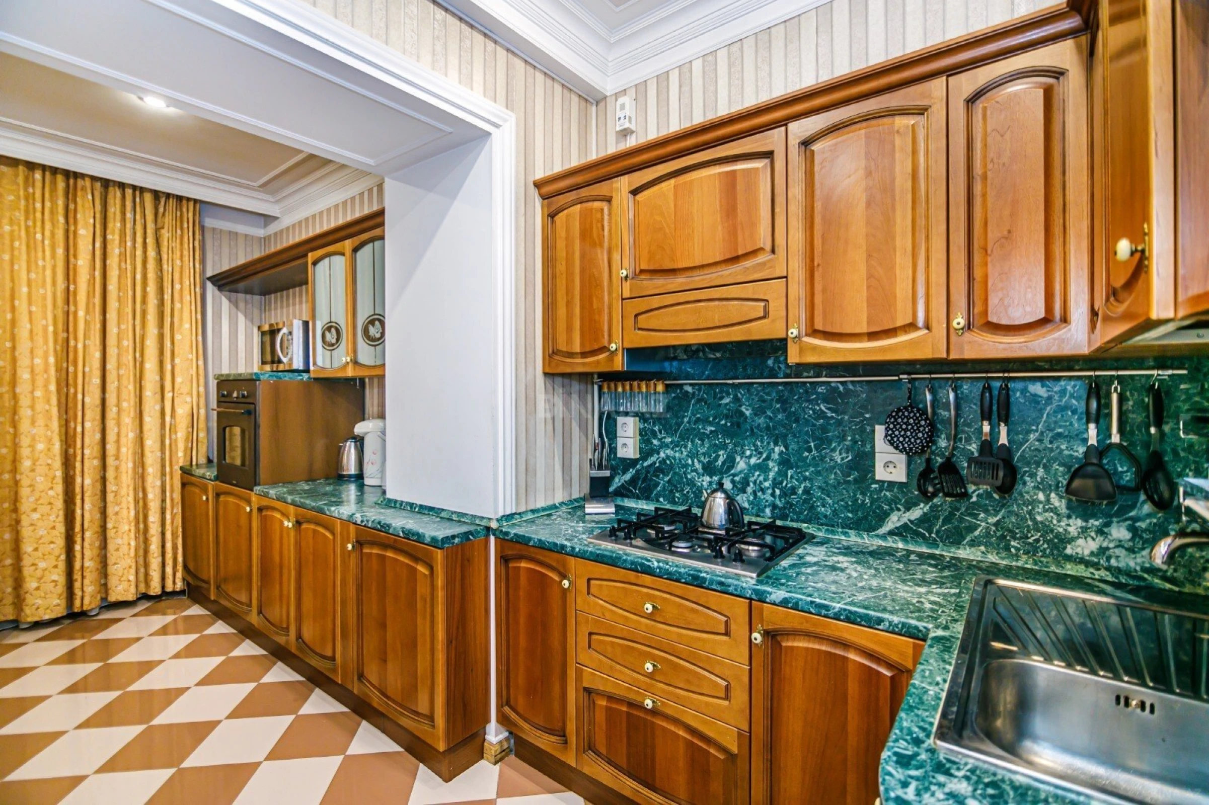 Kirayə verilir 2 otaqlı mənzil 70 m²