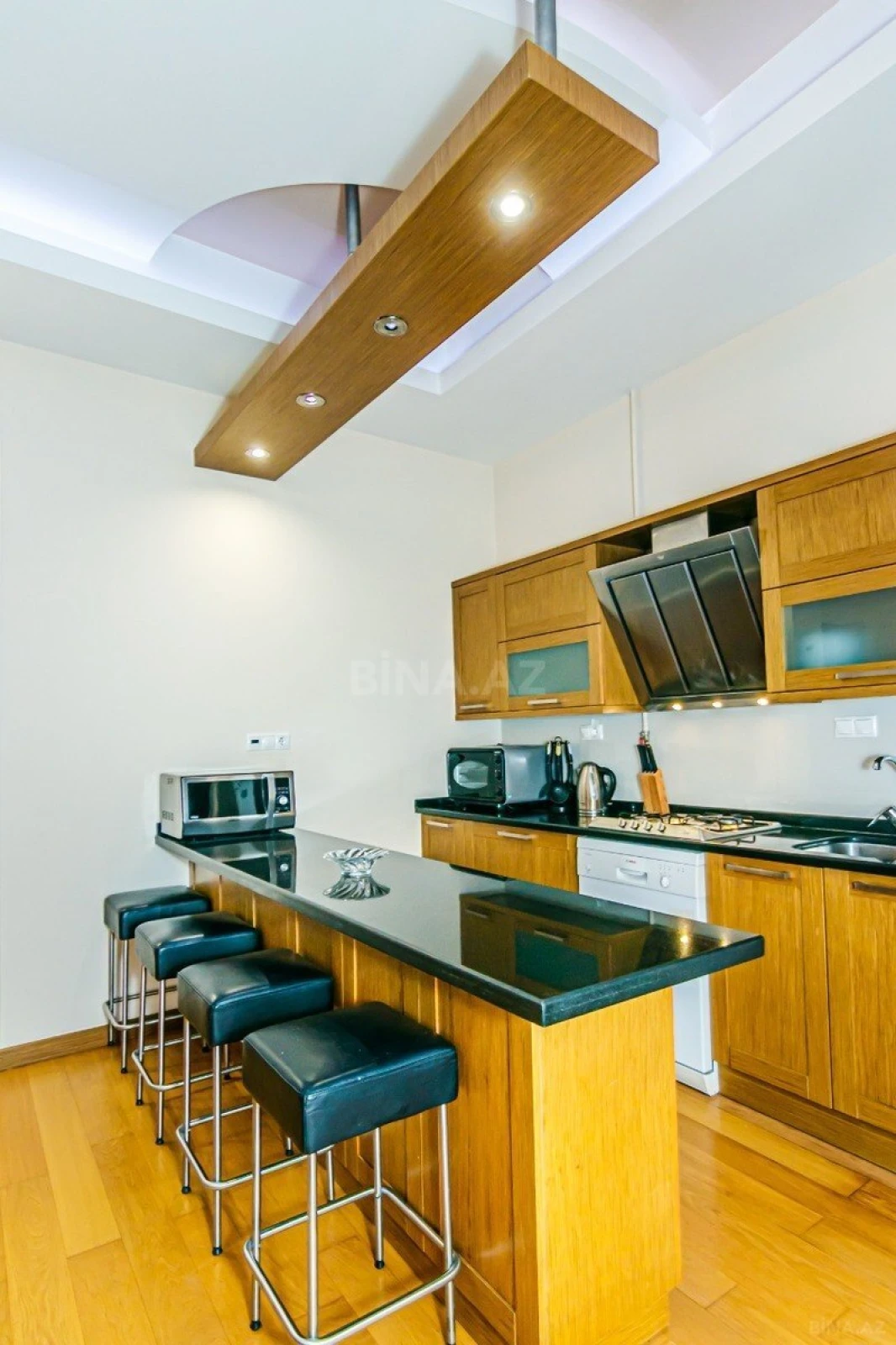 Kirayə verilir 3 otaqlı mənzil 101 m²