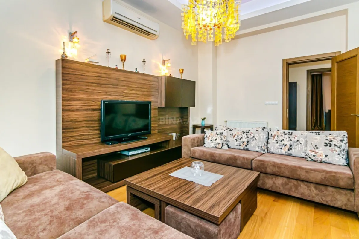 Kirayə verilir 3 otaqlı mənzil 101 m²