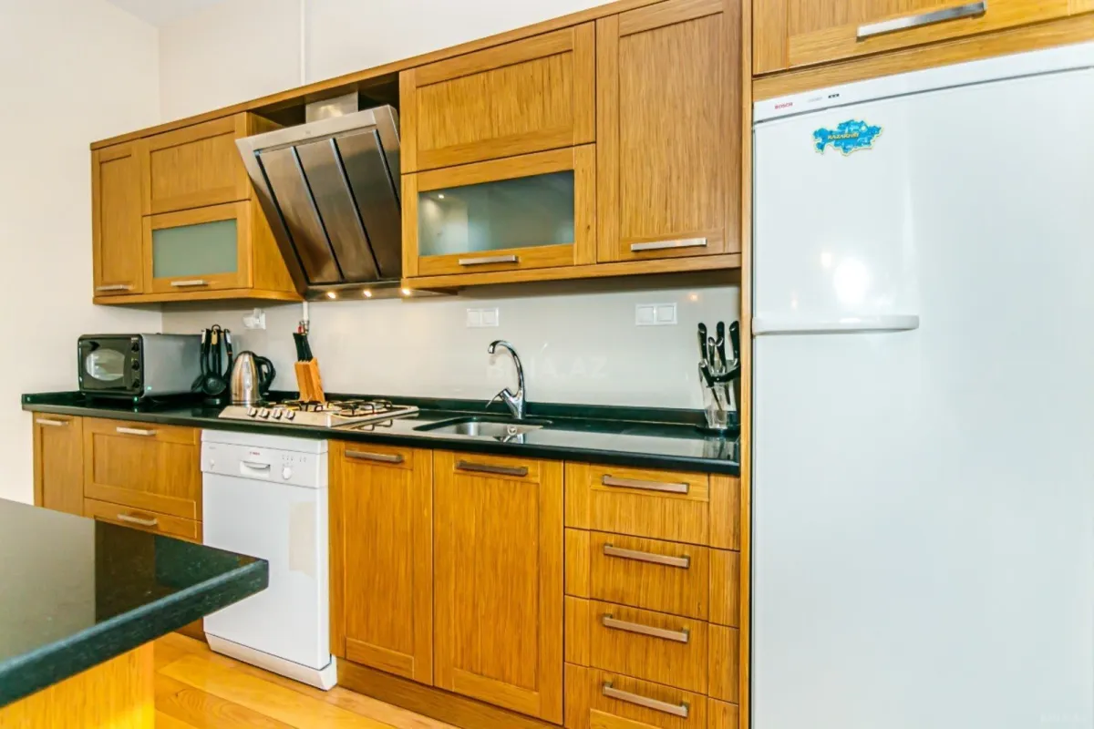 Kirayə verilir 3 otaqlı mənzil 101 m²