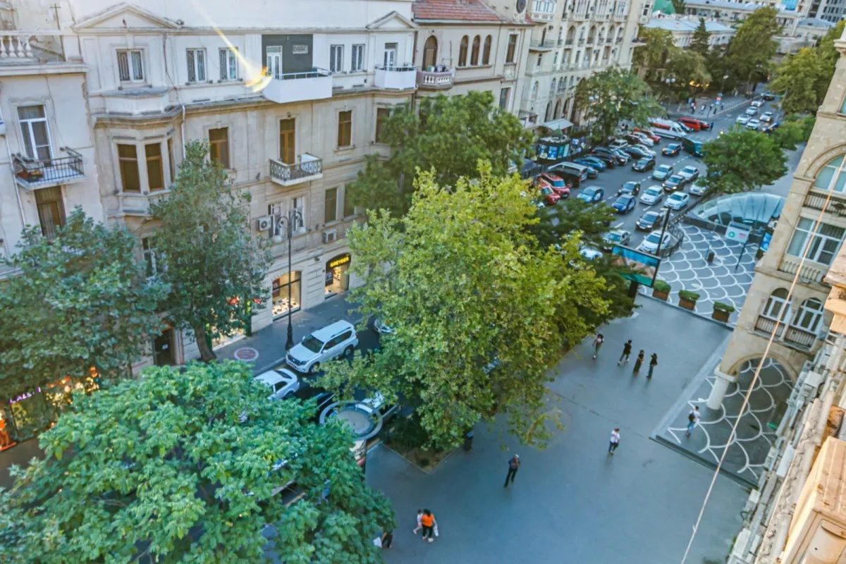 Kirayə verilir 3 otaqlı mənzil 101 m²