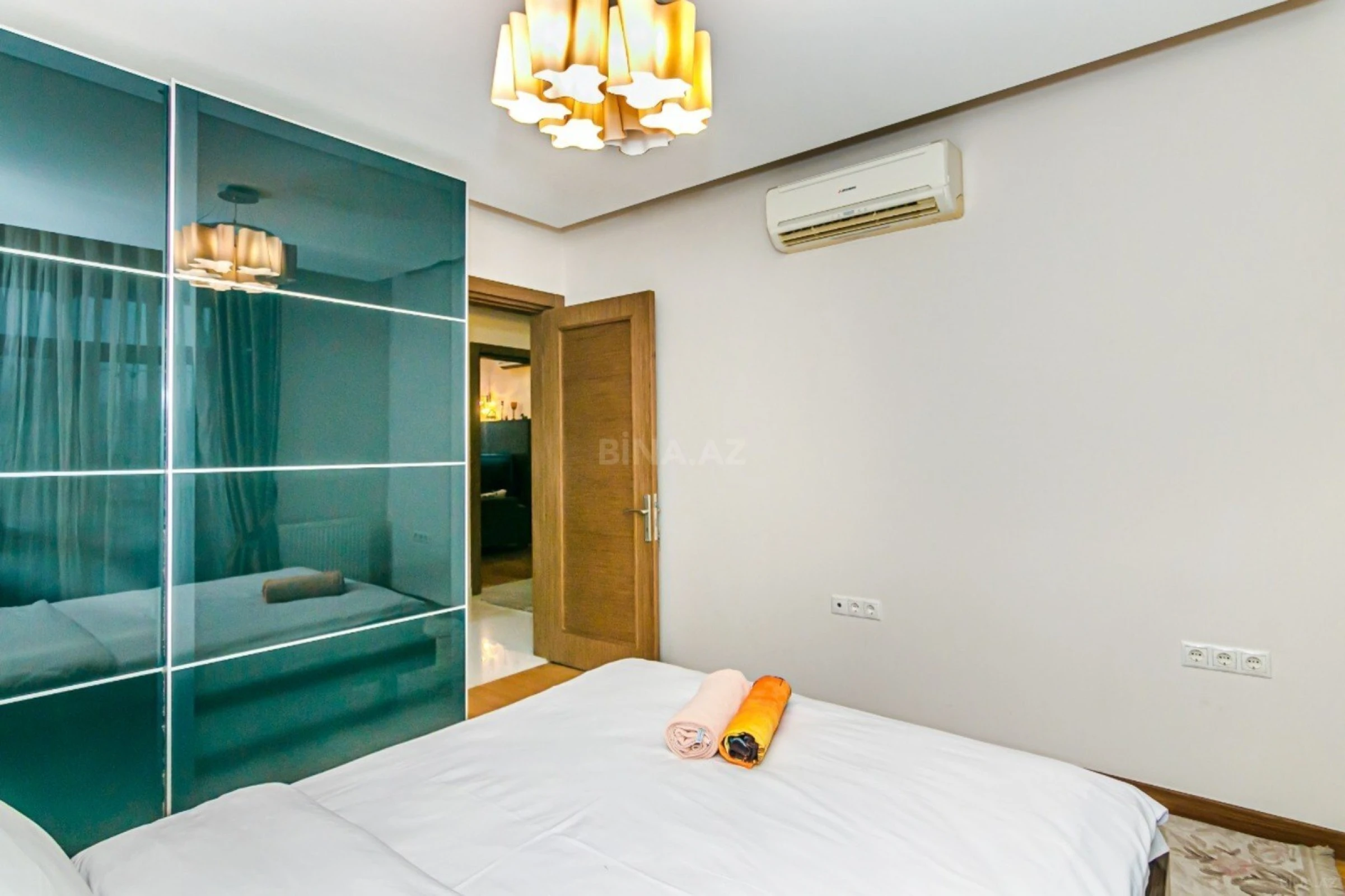 Kirayə verilir 3 otaqlı mənzil 101 m²