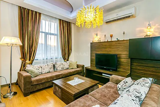Kirayə verilir 3 otaqlı mənzil 101 m² — Bakı, Sahil qəs. 3 otaq 101.00 m²
