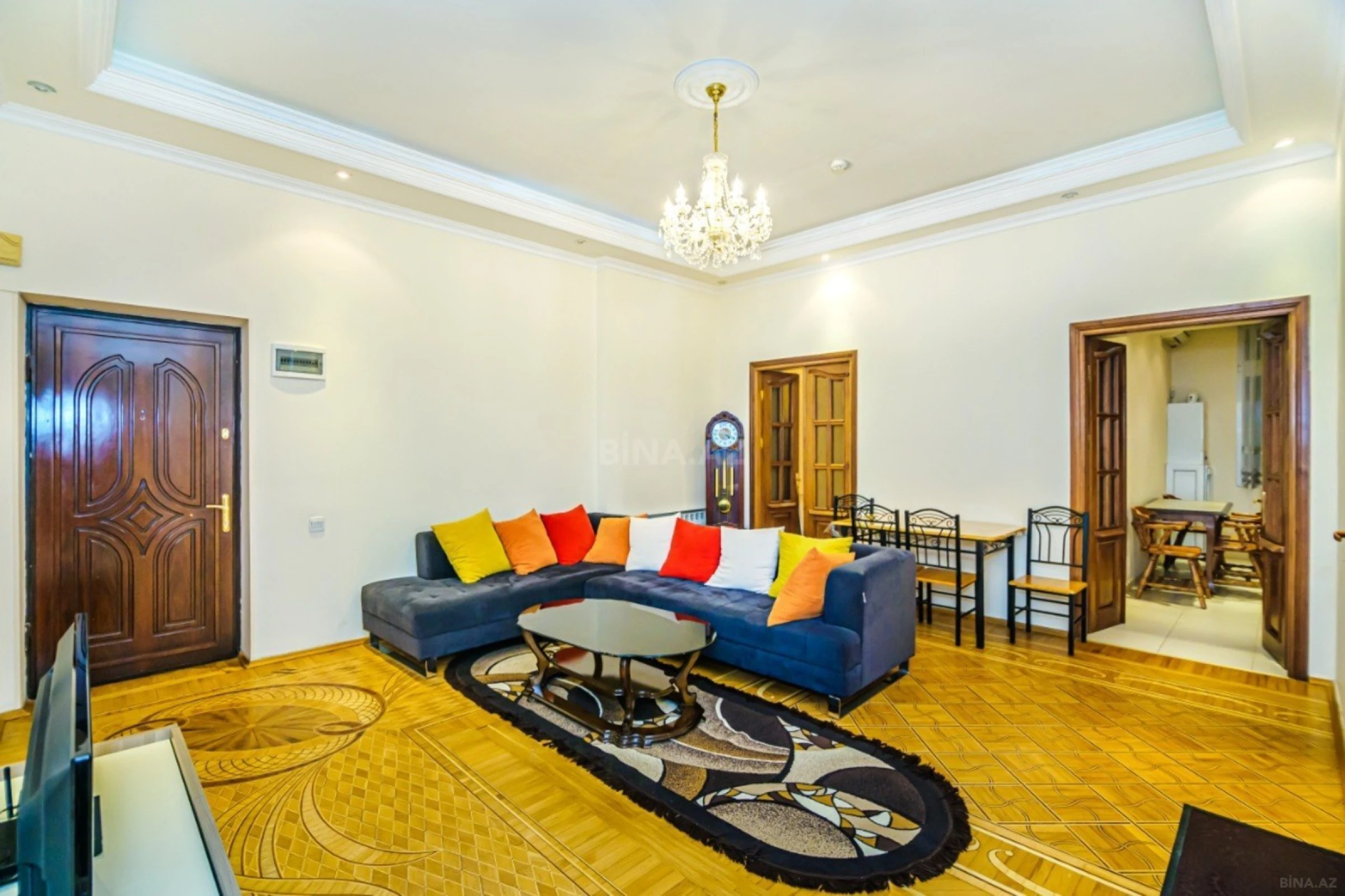 Kirayə verilir 4 otaqlı mənzil 157 m²