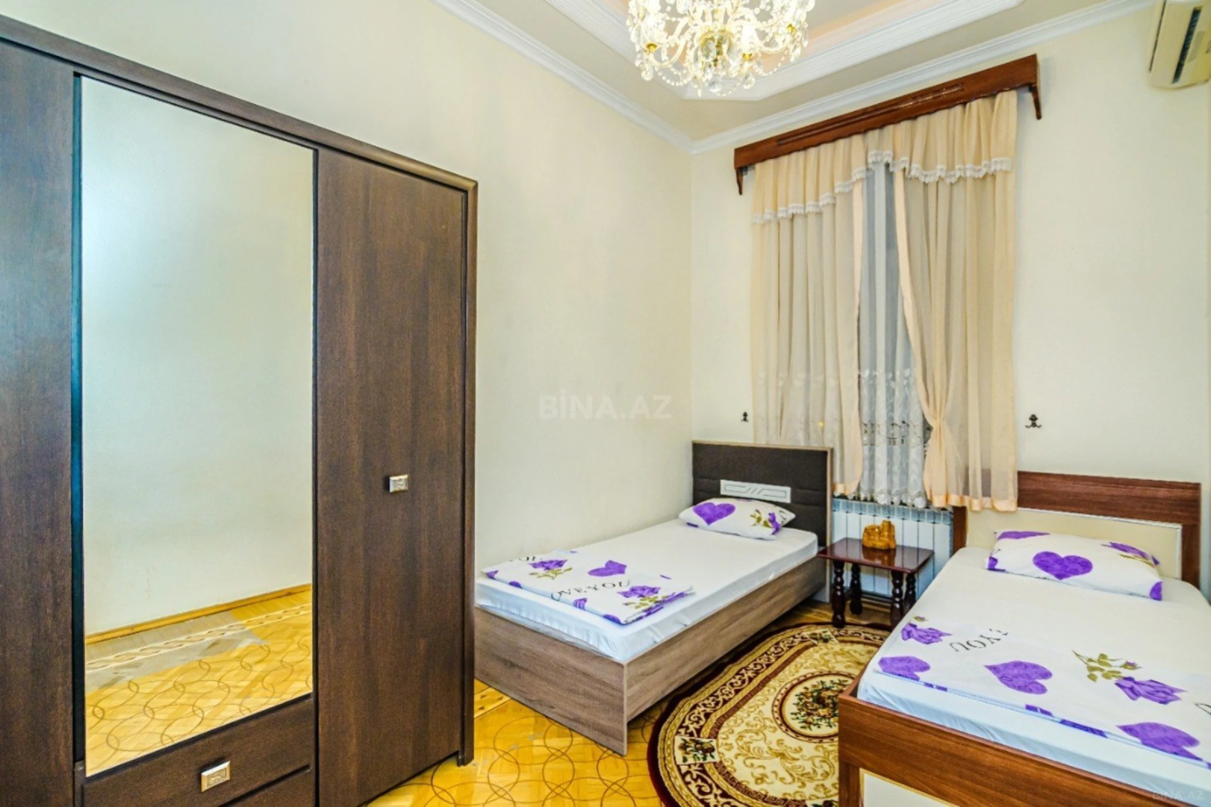 Kirayə verilir 4 otaqlı mənzil 157 m²