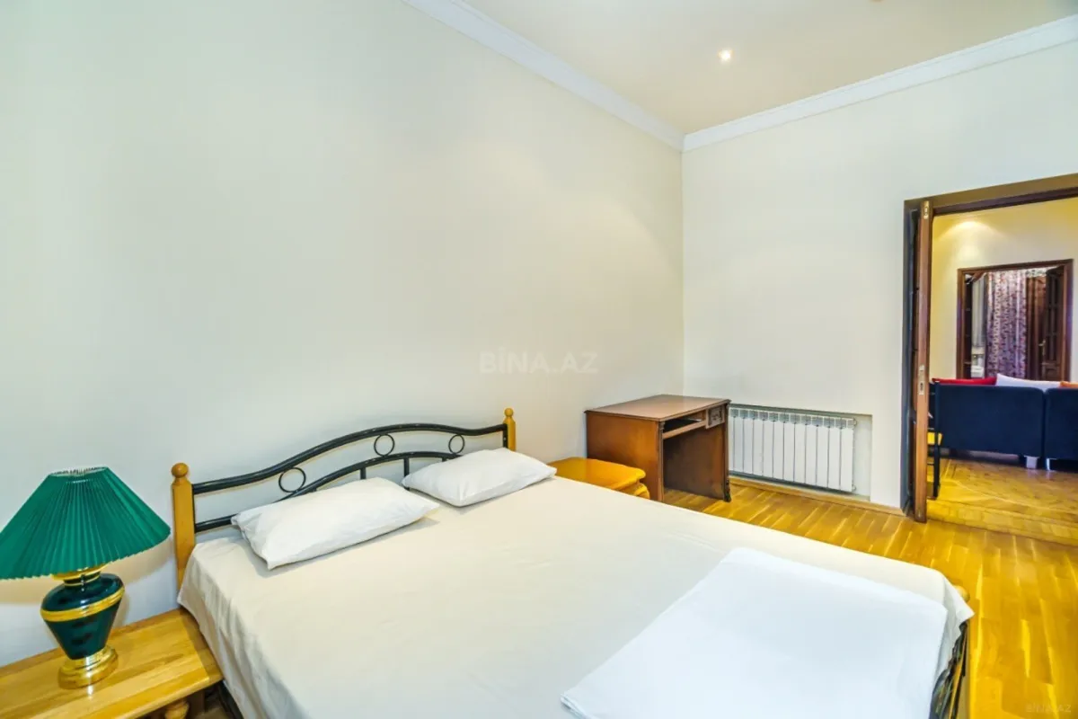 Kirayə verilir 4 otaqlı mənzil 157 m²