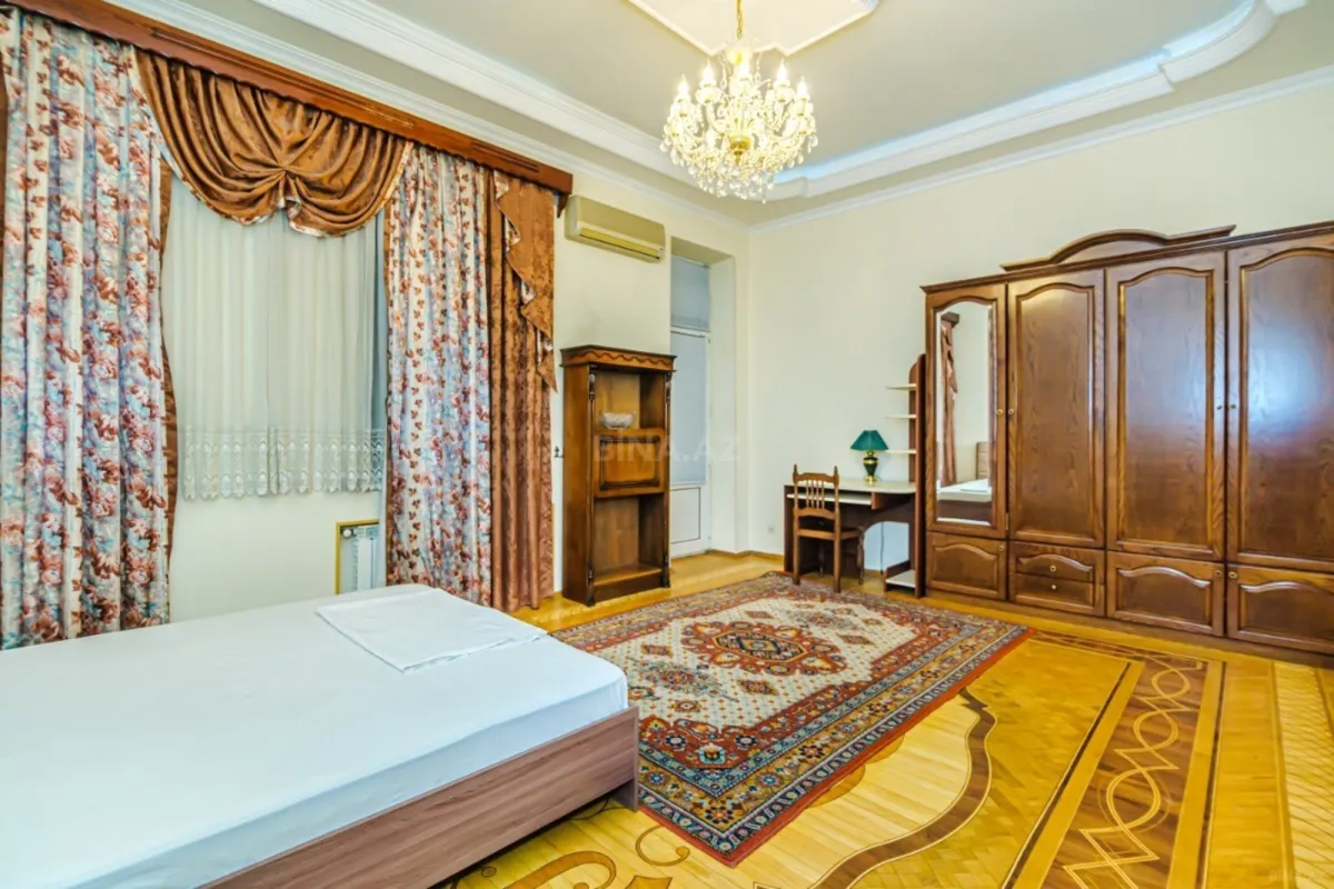 Kirayə verilir 4 otaqlı mənzil 157 m²