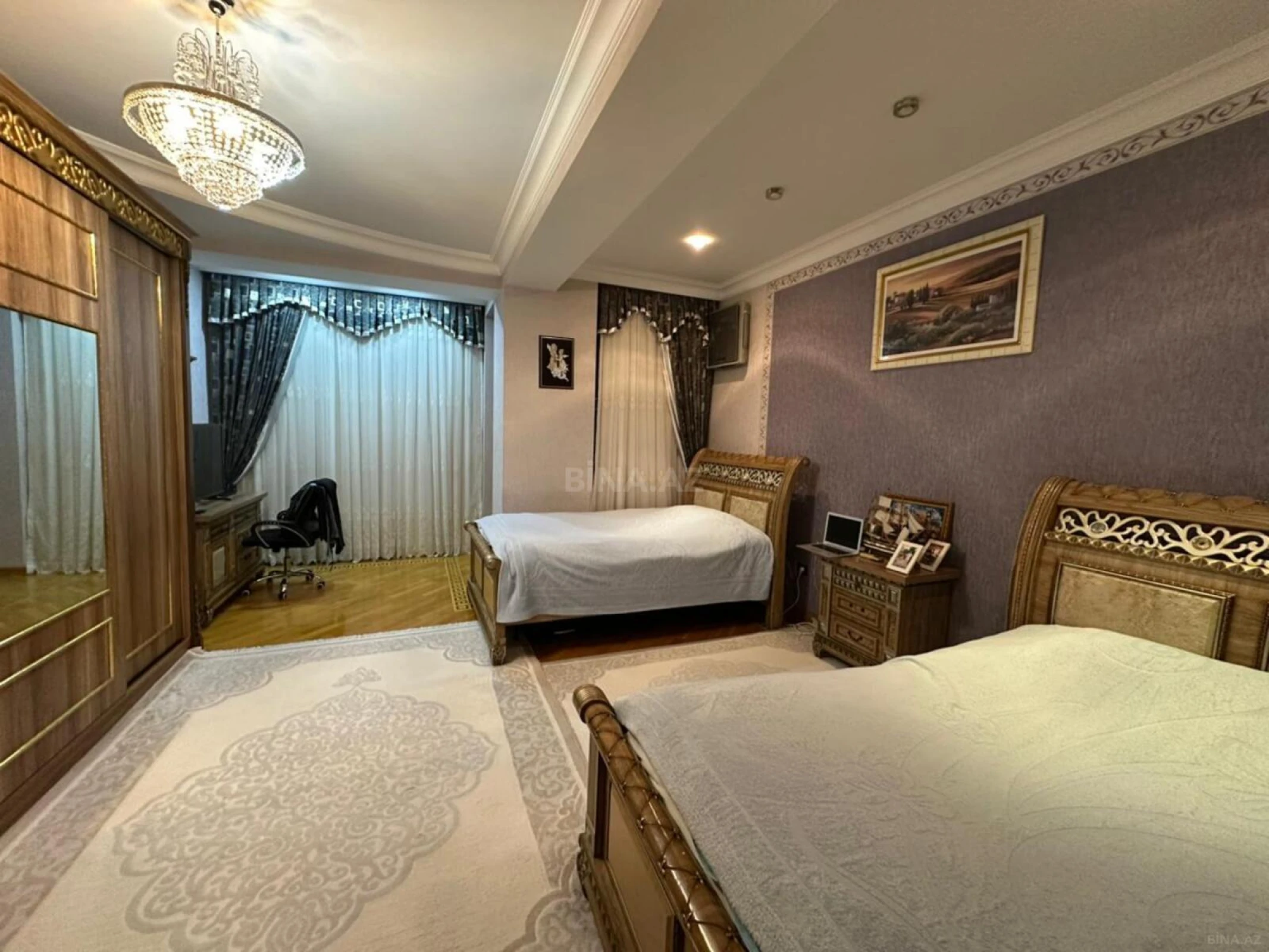 Satılır 4 otaqlı mənzil 230 m²