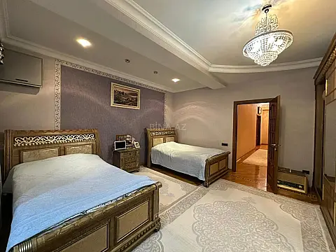 Satılır 4 otaqlı mənzil 230 m²