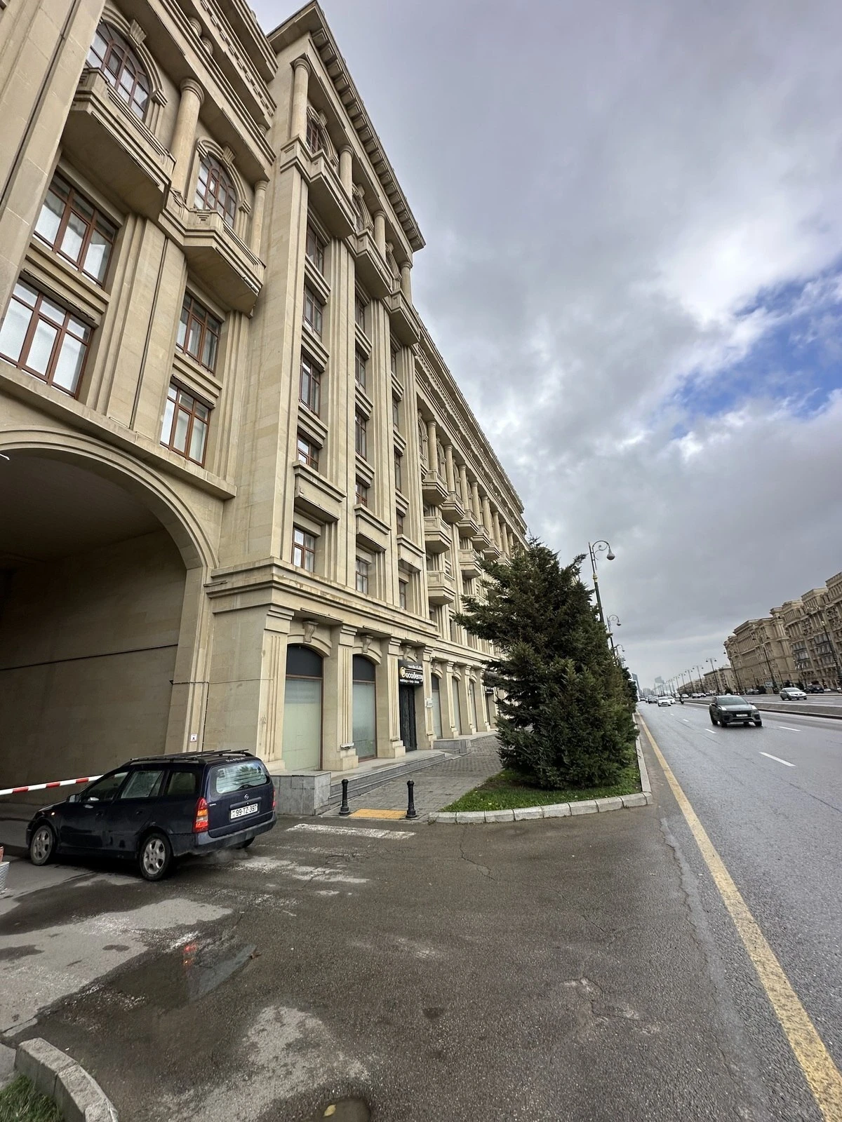 Kirayə verilir 2 otaqlı mənzil 75 m²