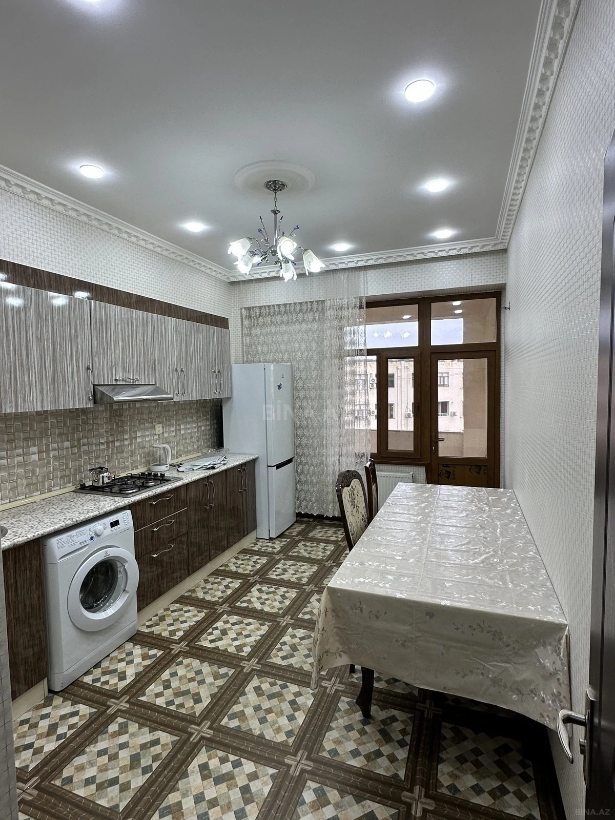Kirayə verilir 2 otaqlı mənzil 75 m²