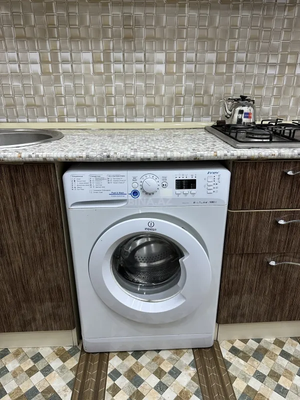 Kirayə verilir 2 otaqlı mənzil 75 m²