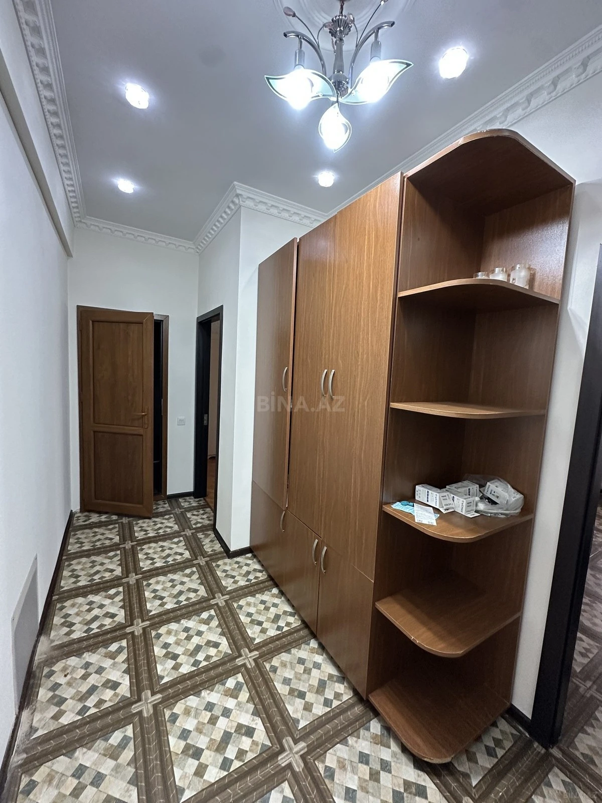 Kirayə verilir 2 otaqlı mənzil 75 m²
