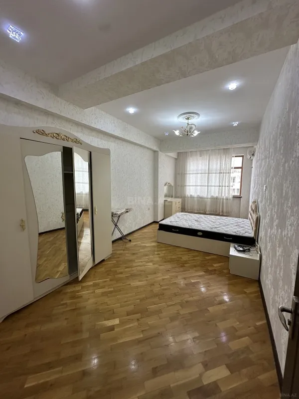 Kirayə verilir 2 otaqlı mənzil 75 m²