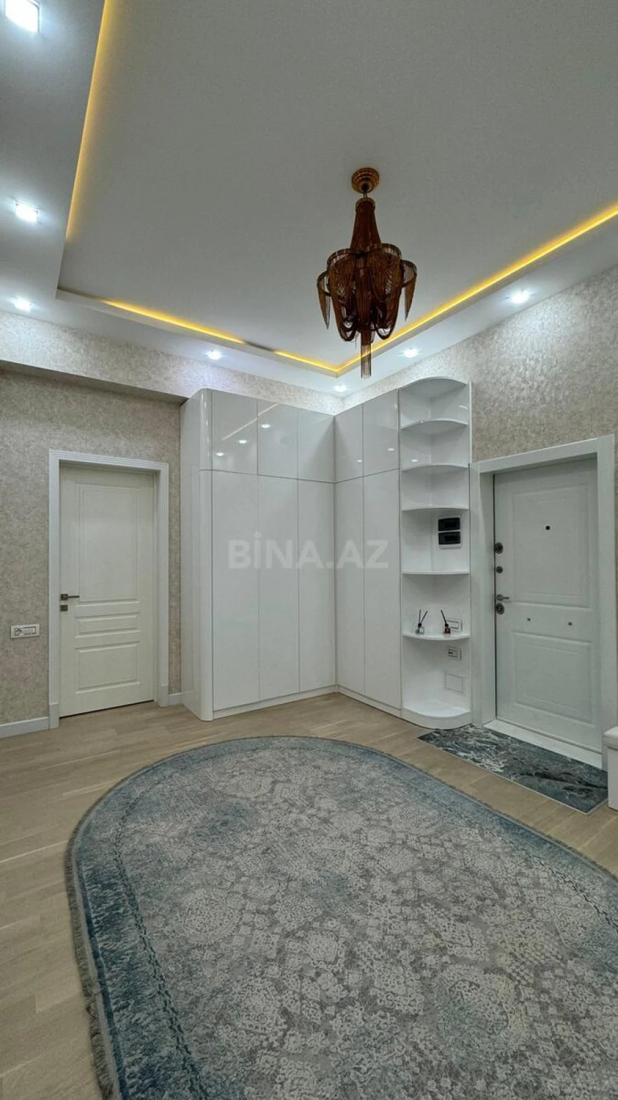 Satılır 2 otaqlı mənzil 108 m²