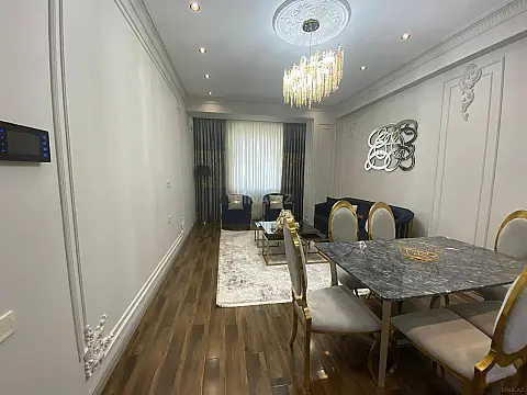Kirayə verilir 2 otaqlı mənzil 70 m²